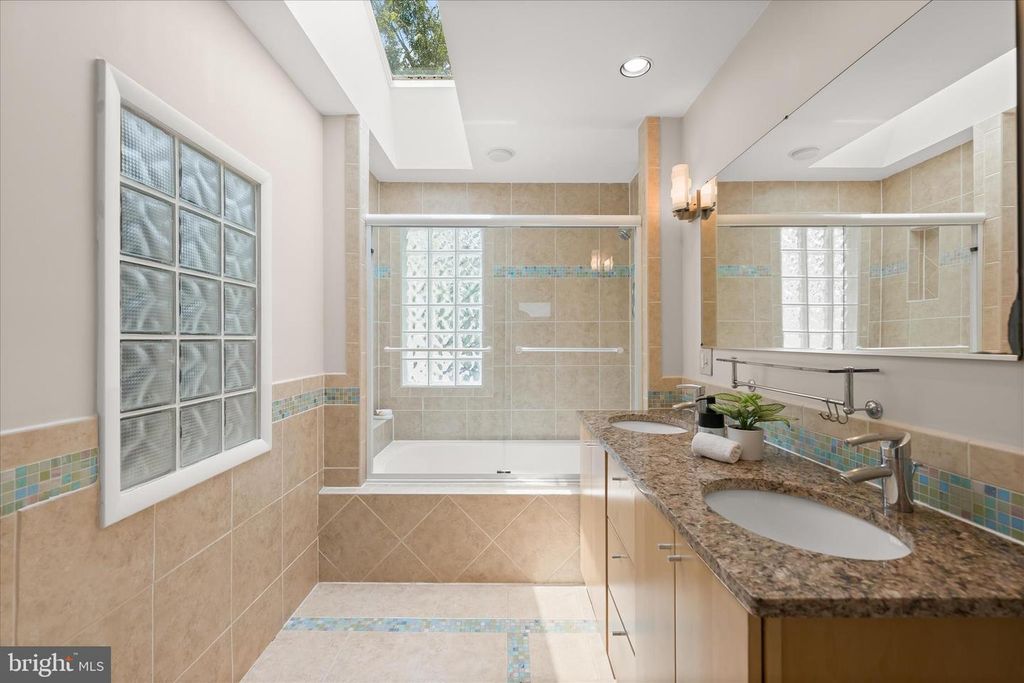 Image 35 of property listing at 4407 HIGHLAND AVE, Bethesda, MD 20814