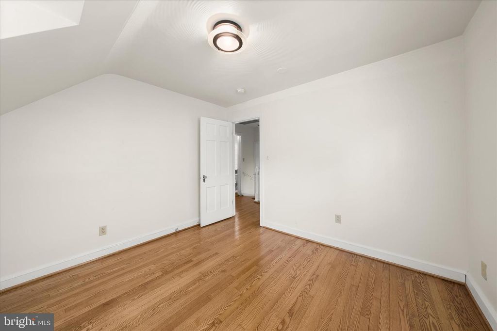 Image 42 of property listing at 4407 HIGHLAND AVE, Bethesda, MD 20814