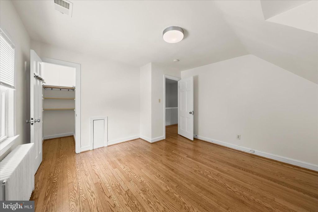 Image 43 of property listing at 4407 HIGHLAND AVE, Bethesda, MD 20814