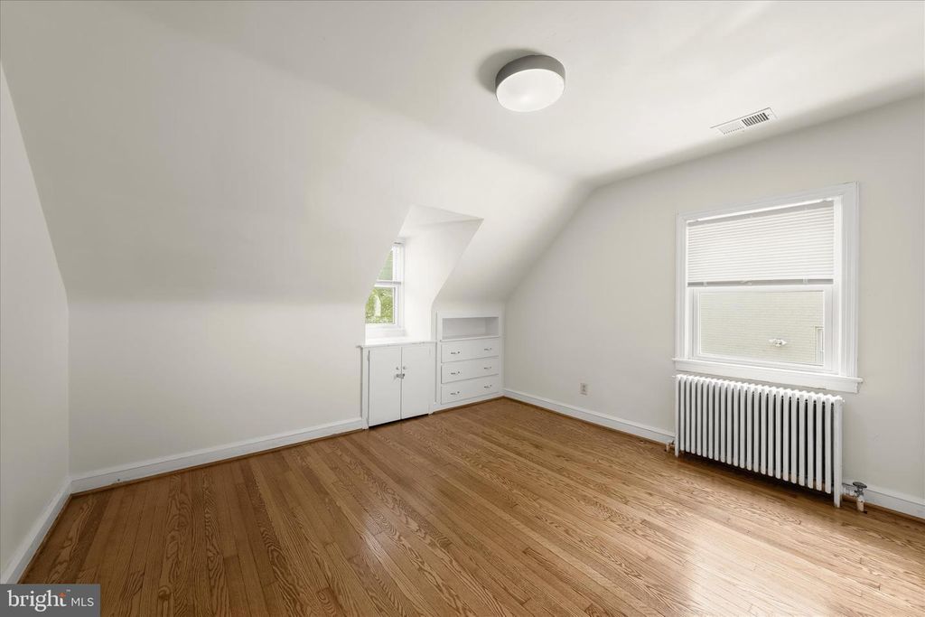 Image 44 of property listing at 4407 HIGHLAND AVE, Bethesda, MD 20814