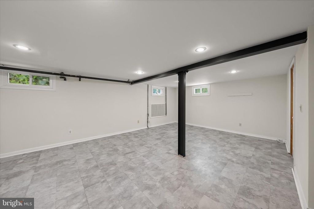 Image 47 of property listing at 4407 HIGHLAND AVE, Bethesda, MD 20814