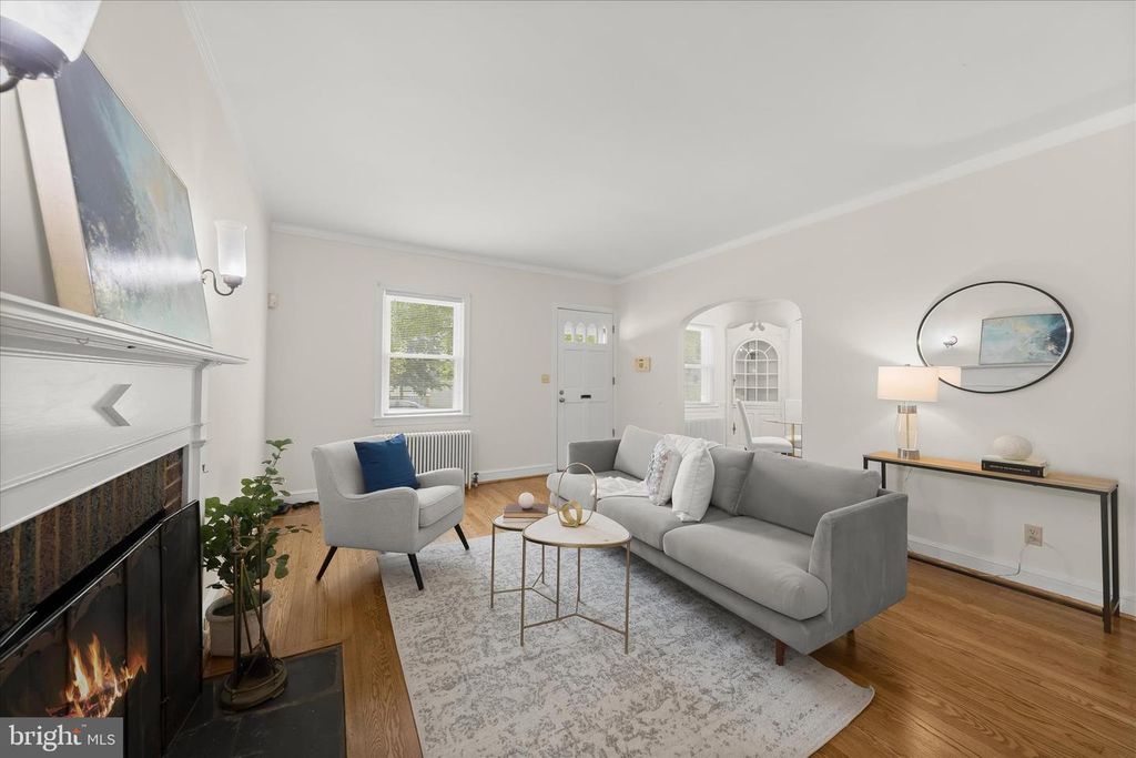 Image 7 of property listing at 4407 HIGHLAND AVE, Bethesda, MD 20814