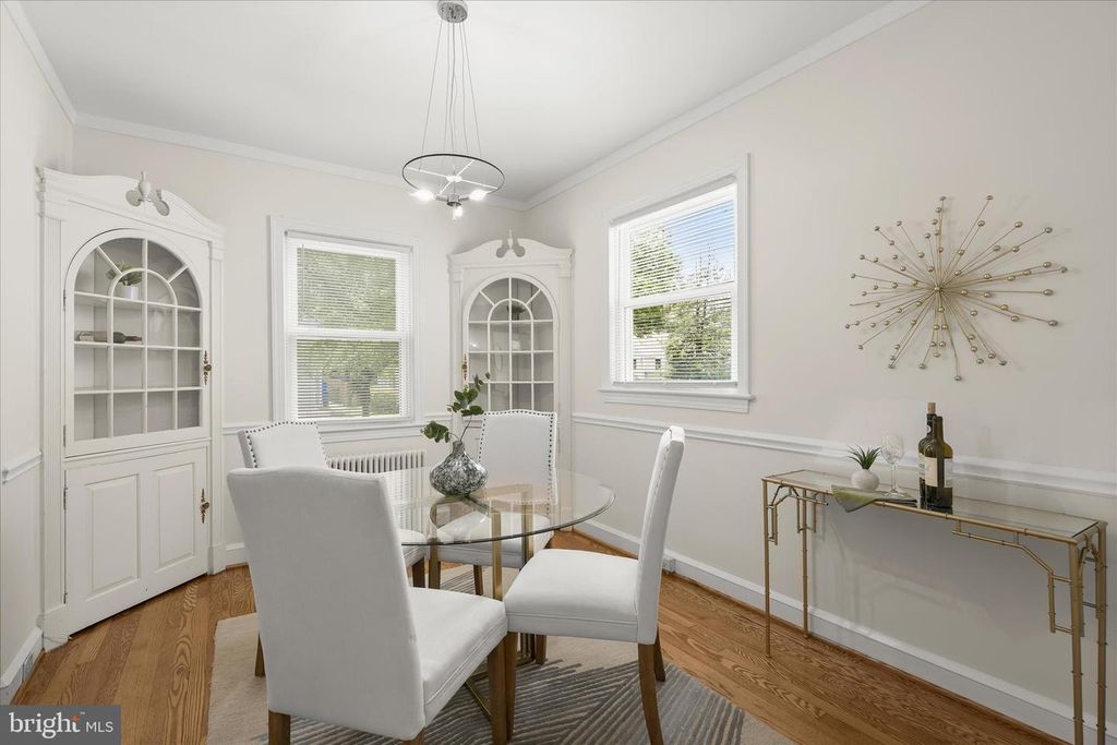 Image 9 of property listing at 4407 HIGHLAND AVE, Bethesda, MD 20814