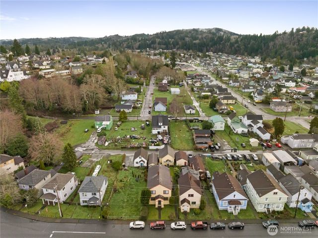 324 N F Street, Aberdeen, WA 98520