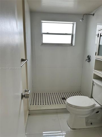 1640 SW 1st St 7, Miami, FL 33135