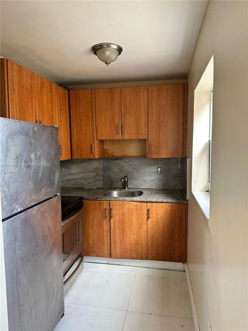 1640 SW 1st St 7, Miami, FL 33135