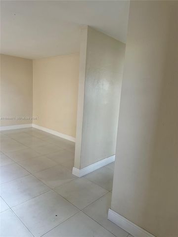 1640 SW 1st St 7, Miami, FL 33135