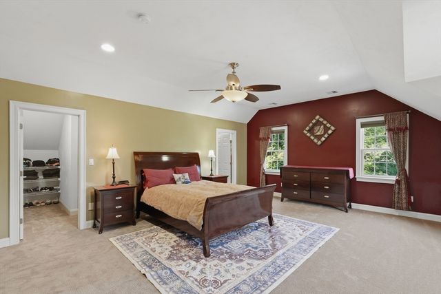21 Manchester Pl, Natick, MA 01760