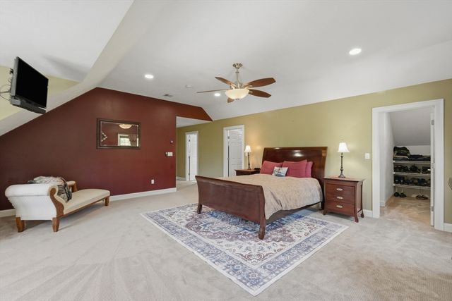 21 Manchester Pl, Natick, MA 01760