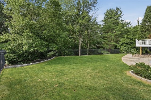 21 Manchester Pl, Natick, MA 01760