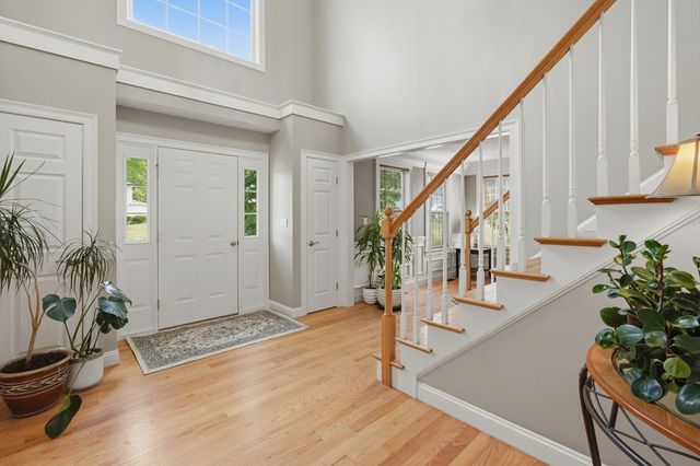 21 Manchester Pl, Natick, MA 01760