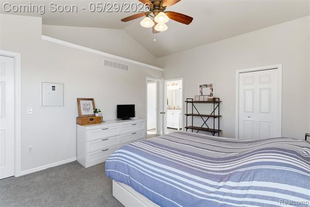 60491 Lamplighter Drive, New Hudson, MI 48165
