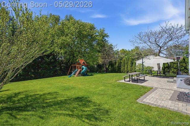 60491 Lamplighter Drive, New Hudson, MI 48165