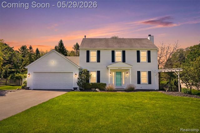 60491 Lamplighter Drive, New Hudson, MI 48165
