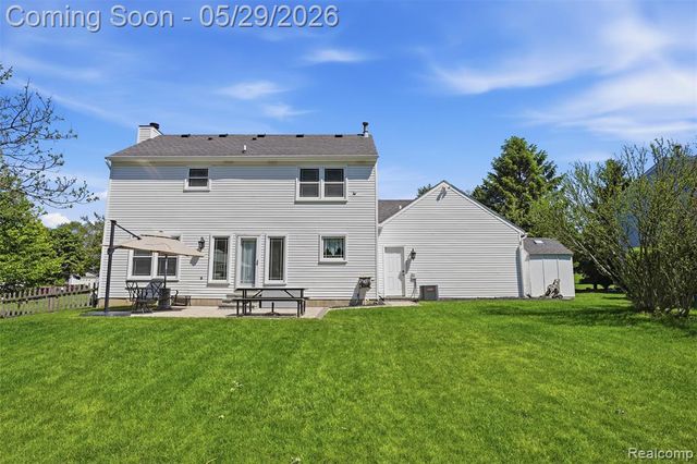 60491 Lamplighter Drive, New Hudson, MI 48165