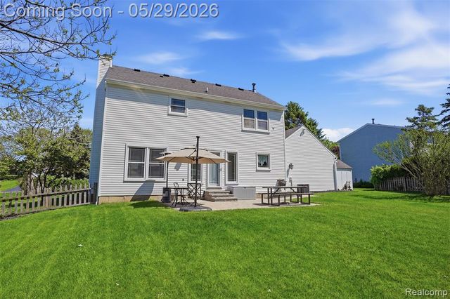 60491 Lamplighter Drive, New Hudson, MI 48165