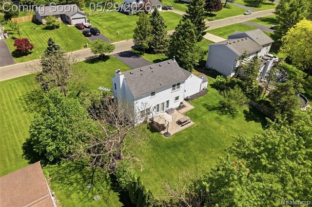 60491 Lamplighter Drive, New Hudson, MI 48165