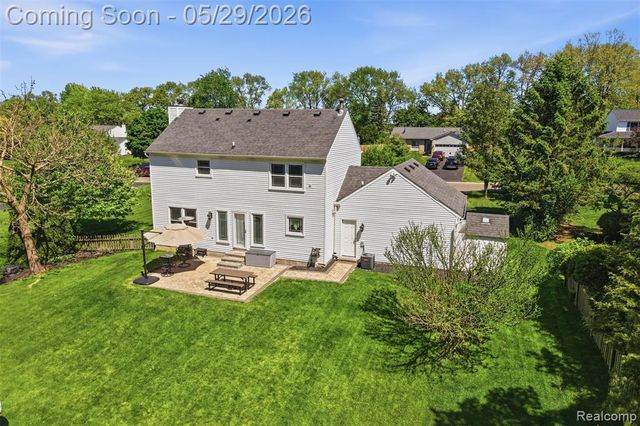 60491 Lamplighter Drive, New Hudson, MI 48165