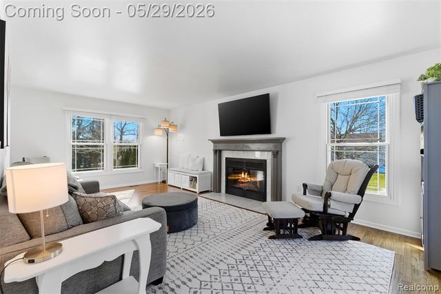 60491 Lamplighter Drive, New Hudson, MI 48165