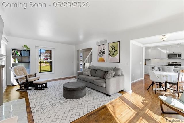 60491 Lamplighter Drive, New Hudson, MI 48165