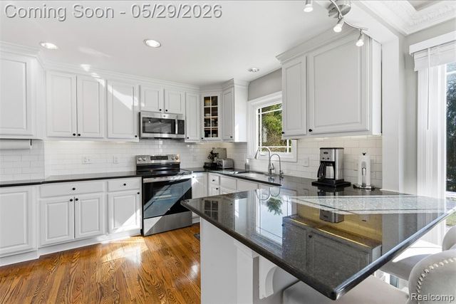 60491 Lamplighter Drive, New Hudson, MI 48165