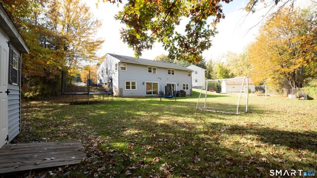 24 Coburn Circle 2, Newington, CT 06111