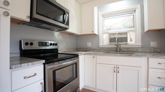 24 Coburn Circle 2, Newington, CT 06111