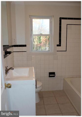 3735 W OX, Fairfax, VA 22033