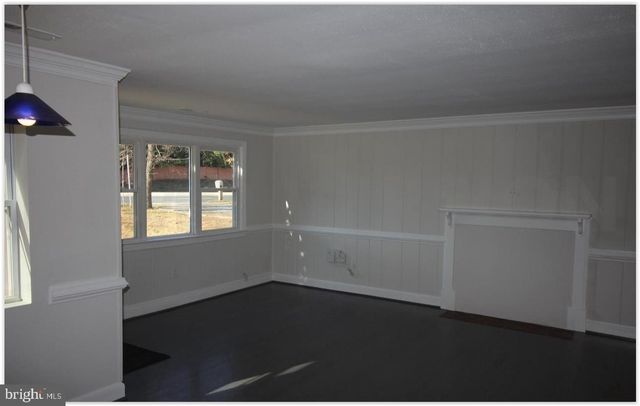 3735 W OX, Fairfax, VA 22033