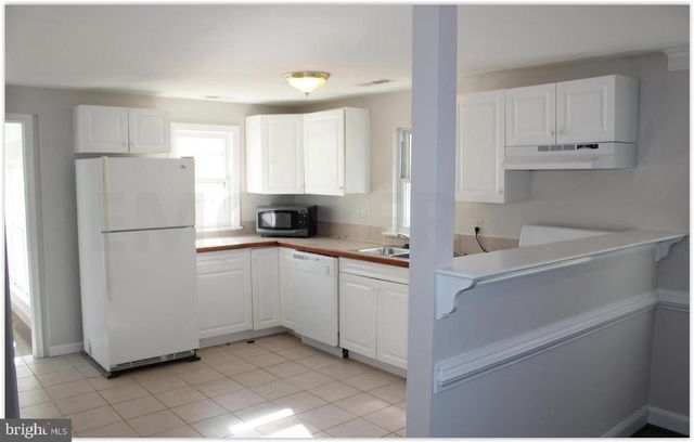 3735 W OX, Fairfax, VA 22033