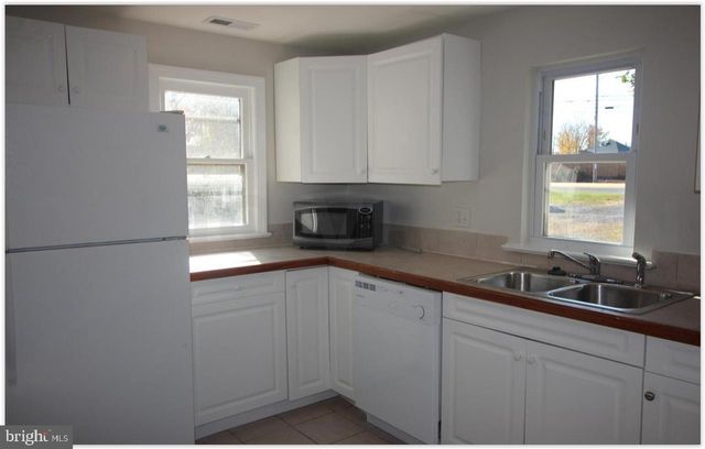 3735 W OX, Fairfax, VA 22033