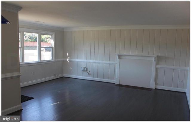 3735 W OX, Fairfax, VA 22033