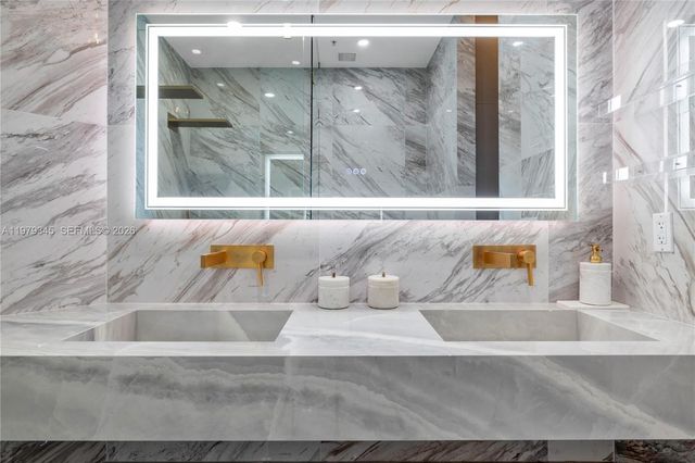 725 NE 22nd St PH2F, Miami, FL 33137