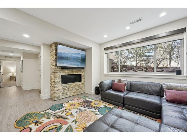 350 15th St, Boulder, CO 80302