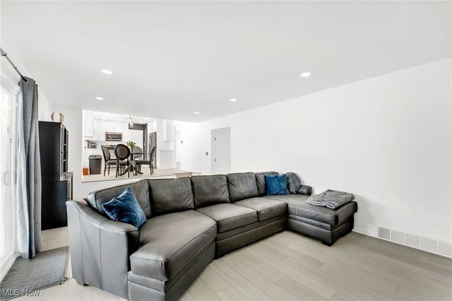 4560 Queen Mary Drive, South Euclid, OH 44121