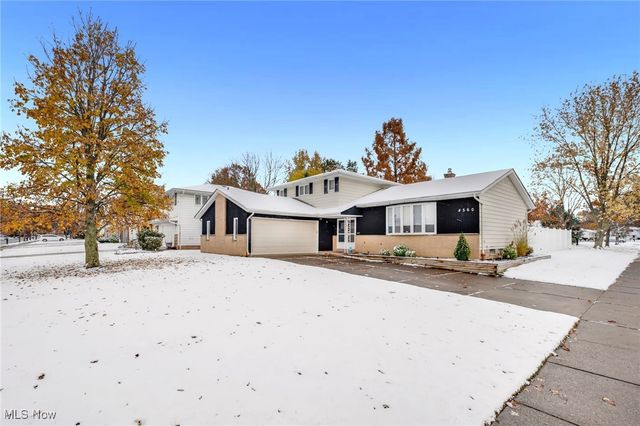 4560 Queen Mary Drive, South Euclid, OH 44121