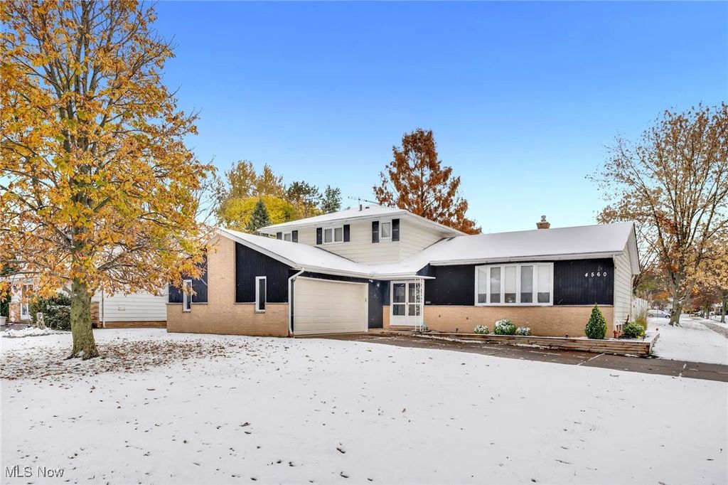 4560 Queen Mary Drive, South Euclid, OH 44121