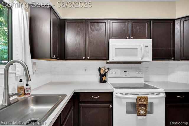 1514 Streamwood Court, Rochester Hills, MI 48309