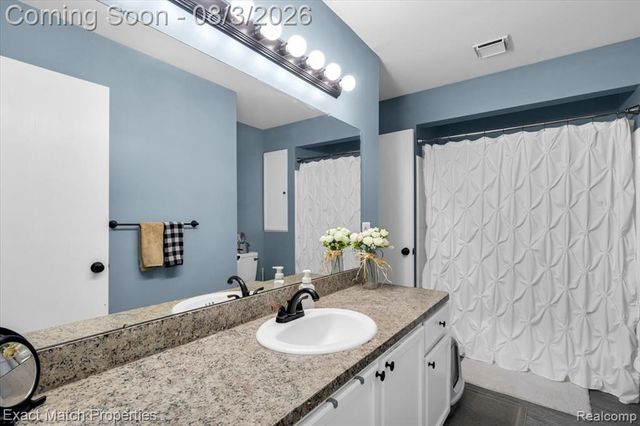 1514 Streamwood Court, Rochester Hills, MI 48309