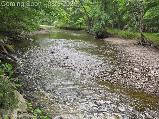 1514 Streamwood Court, Rochester Hills, MI 48309