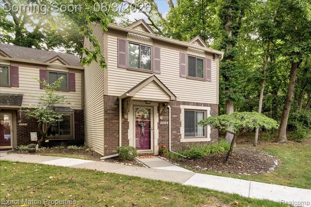 1514 Streamwood Court, Rochester Hills, MI 48309