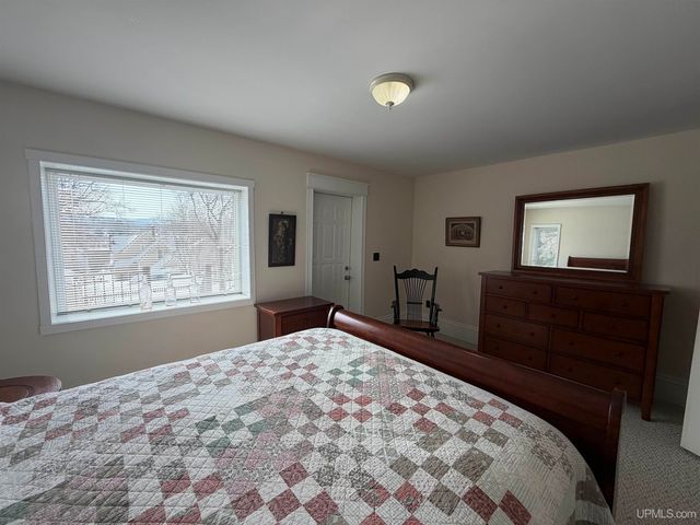 337 W Ridge Street, Marquette, MI 49855