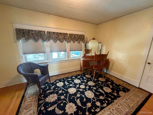 337 W Ridge Street, Marquette, MI 49855