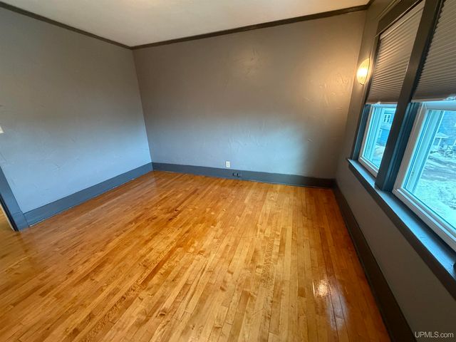 337 W Ridge Street, Marquette, MI 49855