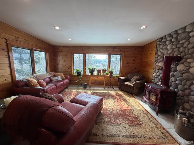 337 W Ridge Street, Marquette, MI 49855