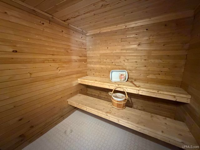 337 W Ridge Street, Marquette, MI 49855