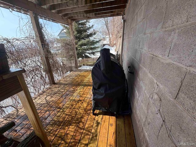 337 W Ridge Street, Marquette, MI 49855