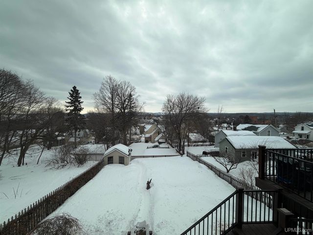 337 W Ridge Street, Marquette, MI 49855