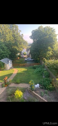 337 W Ridge Street, Marquette, MI 49855