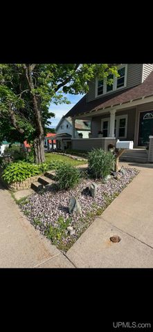 337 W Ridge Street, Marquette, MI 49855